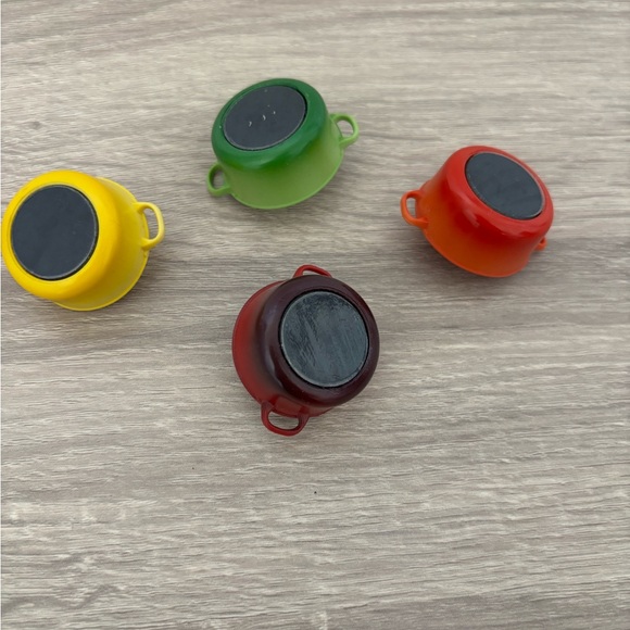 Le Creuset Colorful Mini Dutch Oven Magnet Set - Yellow, Green, Orange, Red - Picture 2 of 2
